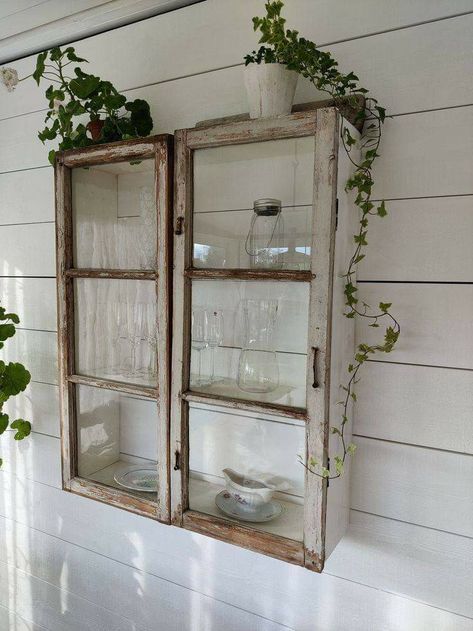 Old Window Projects, Repurposed Windows, Interior Boho, Window Projects, Old Windows, Furniture Renovation, Old Doors, Redo Furniture, Repurposed Furniture