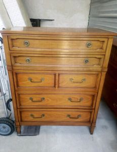 Solid wood, vintage Drexel Triune chest of drawers with beautiful original brass hardware Dresser With Brass Hardware, Repaint Furniture, Dressers Painted, Chest Makeover, Furniture Stencil, Drexel Furniture, Repainting Furniture, High Gloss Furniture, Apartment Checklist