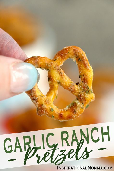 These garlic ranch pretzels take store-bought pretzels to a totally new place. They're zesty, delicious, and so easy to make. #inspirationalmomma #garlicranchpretzels #garlicpretzels #ranchpretzels #seasonedpretzels Ranch Garlic Pretzels, Pretzel Popcorn Snack, Simple Salty Snacks, Christmas Time Snacks, Garlic Ranch Pretzels Recipe, Savory Pretzel Recipe, Savory Bake Sale Treats, Snacks Using Pretzels, Sweet And Spicy Snacks