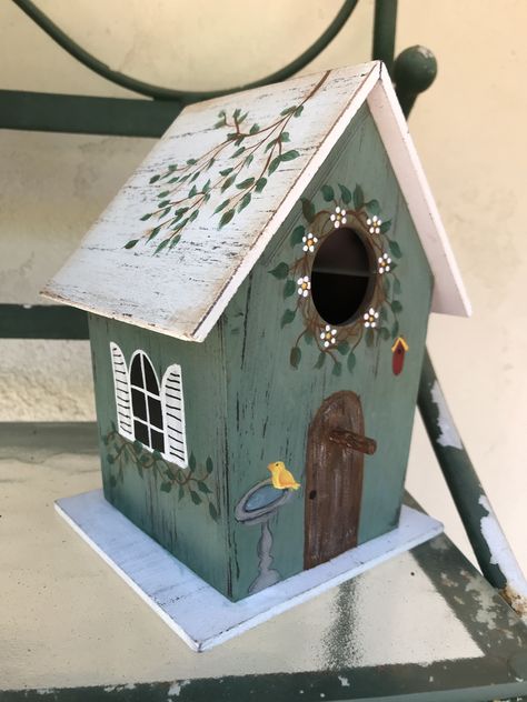 Birdhouse Village, Birdhouse Painting, Birdhouse Diy, Birdhouse Crafts, Painted Birdhouses, Hand Painted Birdhouses, Homemade Bird Houses, Birdhouse Craft, Bird Houses Ideas Diy