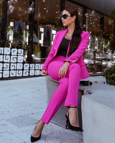 Start shopping for the best Black Friday clothing sales at ShopPegasi! Enjoy 30% off deals with code BFCM30. Exclusive discounts are here 🛍️ ShopPegasi.com Don’t miss out on the top online store for women’s fashion! #WomensFashion #BlackFridaySavings #ShopPegasi #LuxuryBlazer Long Blazer Outfit, Pink Suits Women, Neon Cowboy, Pink Suits, Female Suits, Lawyer Fashion, Pink Berry, Friday Outfit, Pink Suit