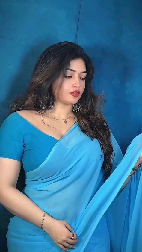 ❤️❤️ Sport Model, Female Celebrity Fashion, B Fashion, Dream Girl, Beautiful Smile Women, Indian Beauty Saree, Celebrity Fashion, Beautiful Smile, Saree Designs