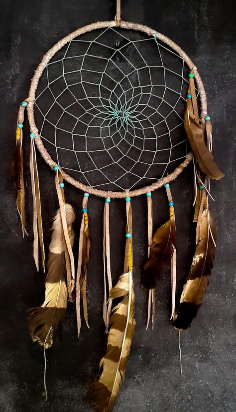 Dream catcher hanging on wall Dream Catcher Pictures, Make A Dream Catcher, Diy Dream Catcher Tutorial, Making Dream Catchers, Indian Dream Catcher, Dream Catcher Tutorial, Dream Catcher Patterns, Dream Catcher Decor, Dream Catcher Art