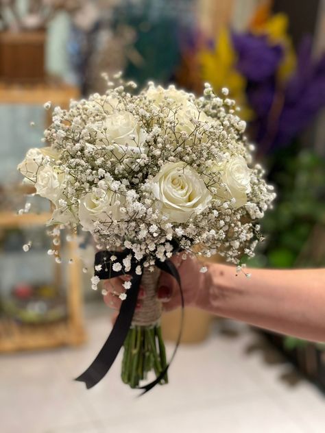 Creative Floral Arrangements, Moon Flowers, Same Day Flower Delivery, Fresh Flower, Flower Delivery, Flower Shop, White Roses, Toronto, Roses