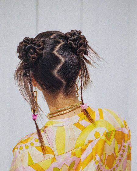 Y2k Chopstick Hair, Space Bun Festival Hair, Star Buns Hair, Braids With Zig Zag Part, Pulled Back Hairstyles For Long Hair, Space Buns Braids, Braids Space Buns, Crazy Hair Ideas, Star Hairstyle