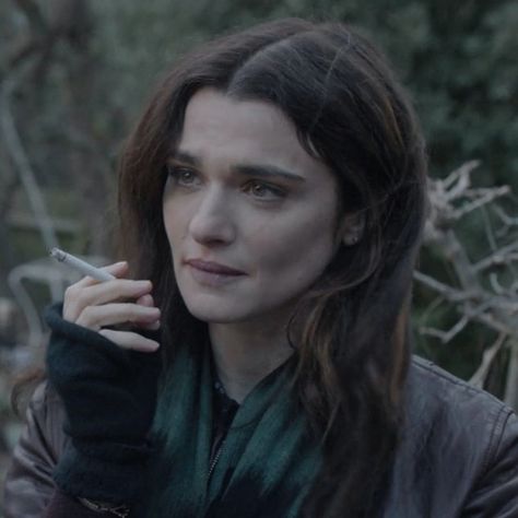 Cute Instagram Pictures, Rachel Weisz, Cover Photo Quotes, Girls World, Aesthetic Themes, Photo Quotes, British Royal Family, Girl Icons, Aesthetic Photography