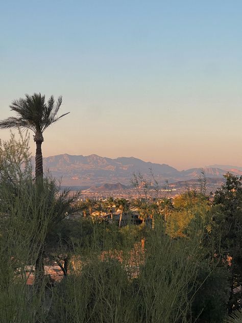 places to visit, window view of mountains in Nevada #nevada #palmtrees #placestovisit #lasvegas Nevada Aesthetic, Las Vegas Mountains, View Of Mountains, American States, Mountains Aesthetic, Nevada Desert, Henderson Nevada, Nevada Travel, Nevada State