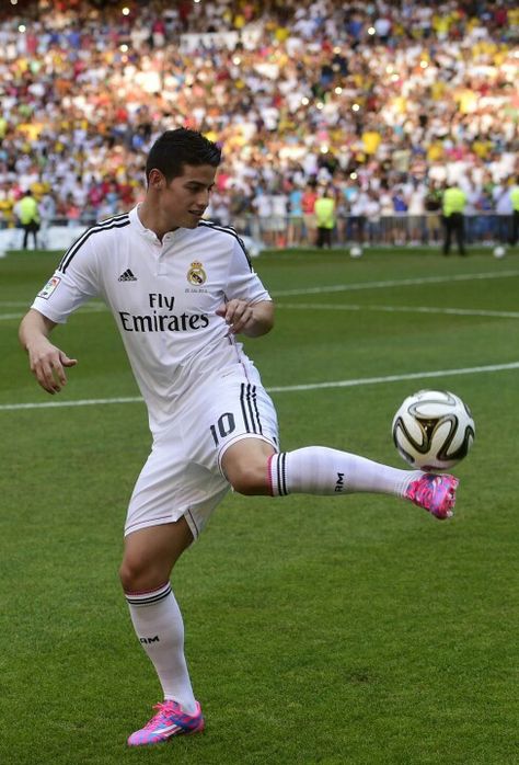 James Rodriguez - Real Madrid James Rodriguez Colombia, Real Madrid 2014, James Rodrigues, Bayer Munich, Real Madrid Soccer, Real Madrid Football, Real Madrid Players, Best Football Team, James Rodriguez