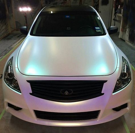 Pearl White Wrap Car, White Car Wrap Ideas, Pearl Car Color, Pearl Wrap Car, Pearl White Car Paint, Car Wraps Ideas Design, Pearl White Car Wrap, Car Remodeling, Bronco Wrap