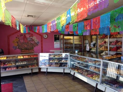 San Antonio Tourist » Chico's Bakery Mexican Bakery Design, Mexican Bakery Aesthetic, Mexican Bakery Shop, Dream Restaurant, Mexican Bakery, Mexican Pastries, Mexican Bread, Bread Shop, Modern Mexican