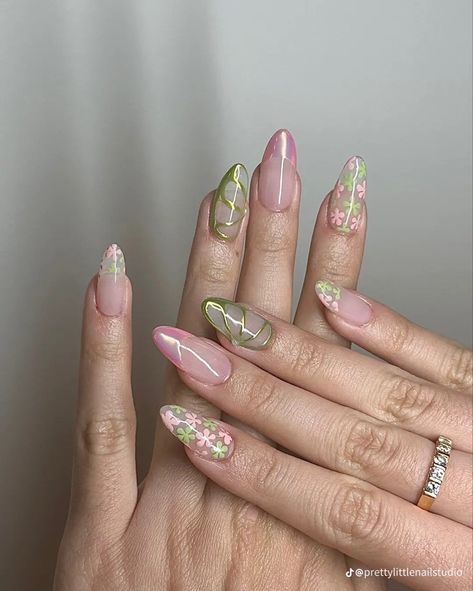 Kutek Disney, Unghie Sfumate, Nagellack Trends, Green Nail, Colorful Nails, Pretty Gel Nails, Soft Nails, Her Nails, Prom Nails