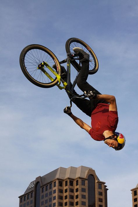 Incredible Mountain Bike Stunts and Tricks Mountain Bike Action, Bmx Street, Local Travel, Parkour, Biking Workout, Bmx, Mountain Bike, Mountain Biking, Stationary Bike