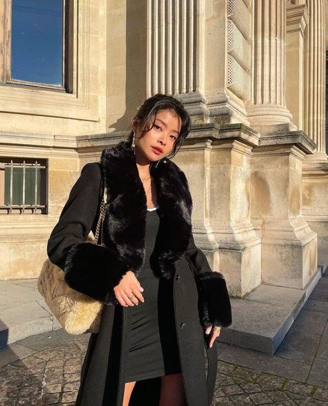 Rich Winter Outfits, Black Fur Coat Outfit Classy, Black Coat Outfit Winter Classy, Black Fur Coat Outfit, Caroline Hu, Ysl Shoulder Bag, Fur Coat Outfit, Faux Fur Trim Coat, Black Fur Coat