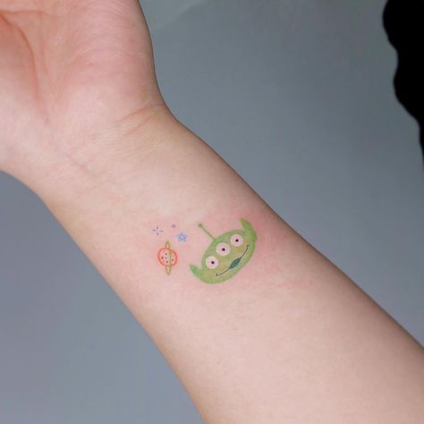 Nemo Tattoo, Tiny Disney Tattoo, Toy Story Tattoo, Uv Tattoo, Alien Tattoo, Kawaii Tattoo, Petite Tattoos, Sweet Tattoos, Sister Tattoos