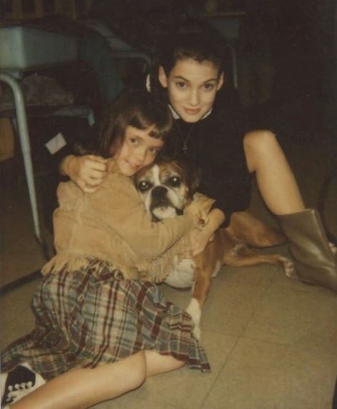 Mario Alcerro on Instagram: “Christina Ricci and Winona Ryder on the set of 'Mermaids' in 1989. #christinaricci #winonaryder” Mermaids 1990, 1990 Aesthetic, Johnny Depp Kids, Winona Ryder Style, Christina Richie, Winona Ryder 90s, Johnny And Winona, Mermaid Movies, Winona Forever