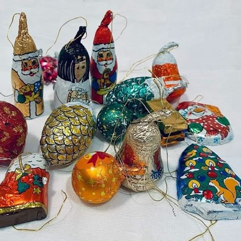 Christmas 80s, 1970s Christmas, 1980s Christmas, Chocolate Tree, Christmas Nostalgia, Retro Christmas Decorations, Old School Toys, Childhood Memories 70s, Christmas Memories