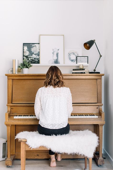 this #beforeandafter will blow your mind #theeverygirl | minimalist decor inspiration | home decor inspo Piano Room Decor, Piano Living Rooms, Piano Decor, Minimalist Dekor, Cute Dorm Rooms, Eclectic Bedroom, Inspired Living, Contemporary Home Decor, Living Room Makeover