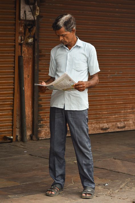 #streetphotography #photography #street #bnw #photooftheday #ig #photo #travelphotography #streetstyle #photographer #streetart #travel #urbanphotography #art #streets #blackandwhite #instagood #picoftheday #life #instagram #streetphotographer #architecture #city #streetphoto #portrait #bw #india #canon #blackandwhitephotography #nature Indian People Reference, Real Life People References, Pose Reference Real Life, Environment Reference Photography, India Street Photography, Indian Street Photography, Human Anatomy Reference, Caption For Girls, Human Sketch