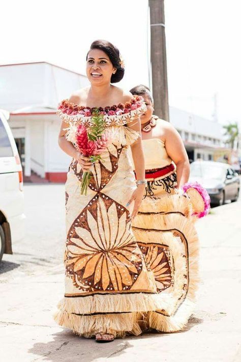 Fijian Wedding Dress, Tuiga Samoa, Traditional Hawaiian Wedding Dress, Tongan Wedding, Fijian Wedding, Samoan Wedding, Island Wedding Dresses, Hawaiian Wedding Dress, Polynesian Wedding