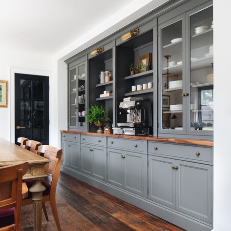 Blue dining room walls