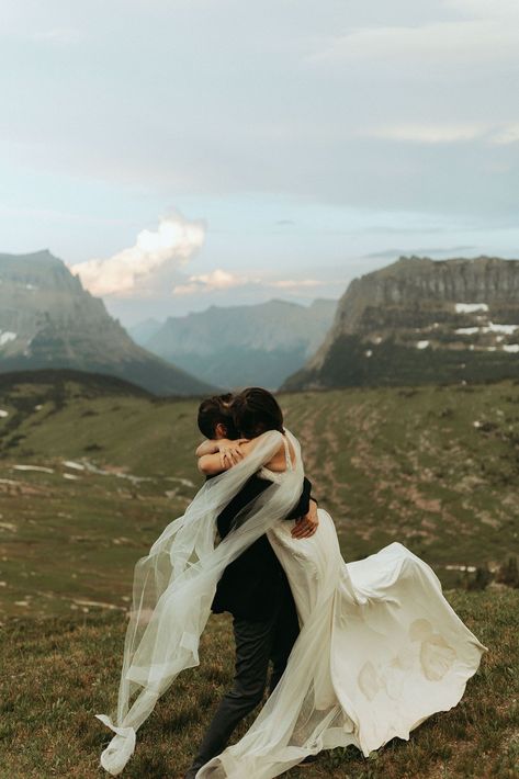 For this couple’s wedding, they got the best of both worlds. They had the unique opportunity of having a traditional wedding followed by an elopement adventure! Their dream had always been to elope in the mountains, so we did it! I’m thankful every day for the opportunity to capture adventures like this couple’s Glacier National Park wedding story. #glaciernationalpark #glaciernationalparkphotography #glaciernationalparkelopement #montanaelopementideas Dreamy Mountain Wedding, Weddings In The Mountains, Elopement In Mountains, Banff National Park Wedding, Elopement In The Mountains, Unique Elopement Photos, Meadow Elopement, Vail Elopement, Glacier Wedding