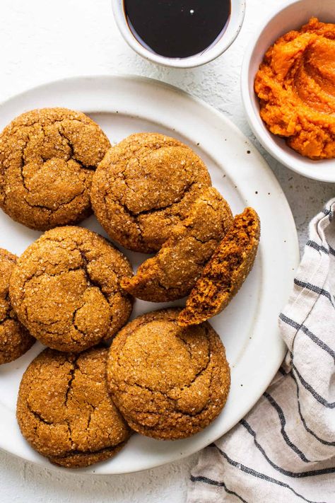 Chewy Pumpkin Molasses Cookies, Pumpkin Molasses, Christmas No Bake Treats, Pie Spice Recipe, Ginger Molasses, Fit Foodie Finds, Ginger Molasses Cookies, Homemade Pumpkin Pie, Pumpkin Banana