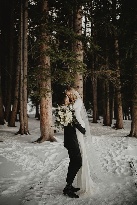 European Summer Wedding, Wedding In Snow, Snowy Wedding, Winter Wedding Photos, Summer Taylor, Snow Wedding, Winter Elopement, Winter Wedding Inspiration, Winter Wonderland Wedding