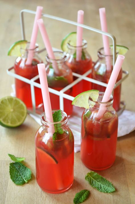 Strawberry Rhubarb Lemonade Fruity Drink Recipes, Green Tea Drinks, Mint Lemonade, Single Recipes, Gluten Free Vegan Recipes, Tomato And Cheese, Rhubarb Recipes, Strawberry Rhubarb, Healthy Kitchen