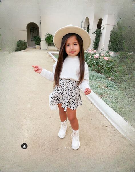 Girls Spring Outfits, Stylish Baby Girls, Stylish Kids Outfits, Fashion Baby Girl Outfits, Girls Fall Outfits, Toddler Girl Style, Kids Fashion Girl