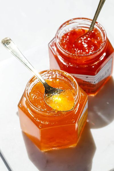 Spicy Pepper Jelly, Pepper Jelly Recipes, Labels Printables Free Templates, Orange Pepper, Amaretti Cookies, Jelly Recipe, Marketing Photography, Red Jelly, Unique Food