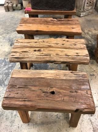 Diy Wooden Projects Rustic Wooden Bench Diy, Wooden Bench Diy, Small Wooden Bench, Table Risers, Log Chairs, Primitive Bench, Home Design Store, Cedar Bench, Wooden Benches