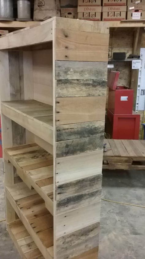 Rc Workshop, Pallet Bookshelves, Square Watermelon, Upcycle Wood, Pallet Bookshelf, Pallet Building, 1001 Pallets, Reclaimed Pallets, Wooden Pallet Furniture