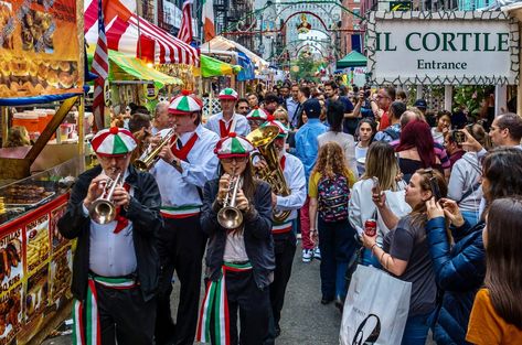 Italian Festival, Feast Of San Gennaro, Tomatina Festival Spain, San Gennaro, East Harlem, Italian Street, Italian Traditions, Italian Heritage, Saint Anthony