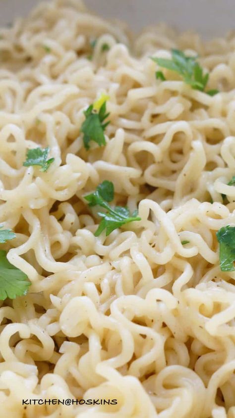 Garlic Butter Ramen Noodles, Buttered Ramen Noodles, Ramen Side Dish, Ramon Noodles Recipes, Garlic Butter Ramen, Maruchan Ramen Recipes, Butter Ramen Noodles, Ramen Dinner Recipes, Cracker Barrel Chicken And Dumplings Recipe