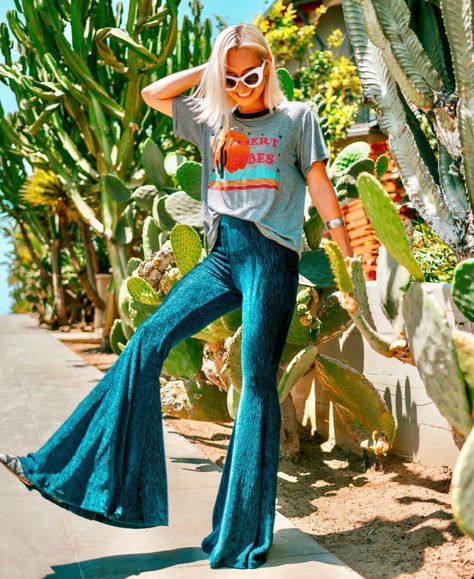 Velvet Bell Bottoms Outfit, Velvet Bell Bottoms, Otherworldly Beauty, Teal Outfits, The Endless Summer, Mode Hippie, Cute Country Outfits, Western Style Outfits, Desert Vibes