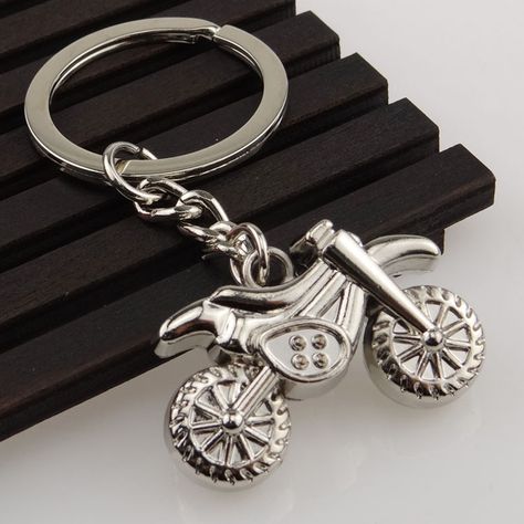 >> Click to Buy << New Design Cool Luxury  metal Keychain Car Key Chain Key Ring Motorcycle helmet key chain For Creative Simulation Gifts 17335 #Affiliate Motorcycle Key, Motorcycle Keychain, Bar Keychain, Key Keychain, Motorcycle Gifts, Hand Stamped Keychain, Silver Keychain, Car Key Ring, Moto Cross