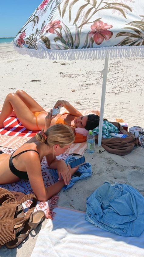 Sunbathing Aesthetic Beach, Sun Bathing Beach, Summer Umbrella Aesthetic, Sun Umbrella Aesthetic, Sun Bathing Aesthetic, Sun Tanning Aesthetic, Sunburn Aesthetic, Sunbathing Aesthetic, Aesthetic Beach Towel