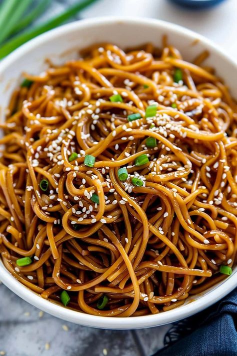 Skip the Japanese steakhouse and make these tasty hibachi noodles at home! They're quick, easy, and packed with delicious flavor. Noddle Recipes, Hibachi Noodles, Japanese Noodle Dish, Hibachi Chicken, Japanese Steakhouse, Asian Noodle Recipes, Noodle Recipes Easy, Easy Chinese Recipes, Dinner Recipes Crockpot