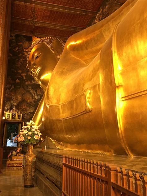 Reclining Buddha statue at Wat Pho, Bangkok Wat Pho Bangkok, Burmese Language, Reclining Buddha, Gold Statue, Wat Pho, Golden Buddha, Travel Club, Se Asia, Buddha Image