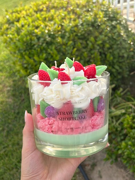 Strawberry Shortcake 25oz Soy Candle Strawberry Shortcake Candle, Dessert Candle Ideas, Whipped Candle, Essential Oil Candle Blends, Candles Candy, Themed Candles, Candle Obsession, Sweet Candles, Pretty Candle