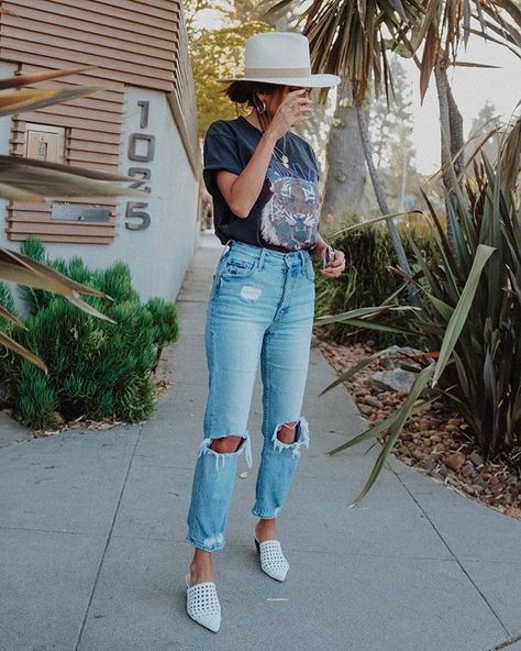 in pursuit of tequila thanks @boorhats for this new beauty!! - btw I think Zaras pulling one on us by saying these shoes are coming back in stock  I found 6 similar pairs and linked them in my @liketoknow.it profile  you can also shop by tapping the link in my profile > shop my IG   #liketkit #LTKspring Size 10 Women Outfits Spring, Casual Headshot Outfit, Spring Cold Weather Outfit, Jeans And T Shirt Outfit, Classy Summer Outfits, Jeans Petite, Toni Garrn, Summer Outfits For Teens, Plus Size Summer Outfit