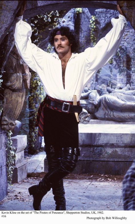 Kevin Kline The Pirates of Penzance -1981 Pirates Of Penzance, Zombie Tsunami, Peter And The Starcatcher, Pirate Movies, Kevin Kline, Ella Enchanted, Movie Quiz, Pirate King, The Pirate King