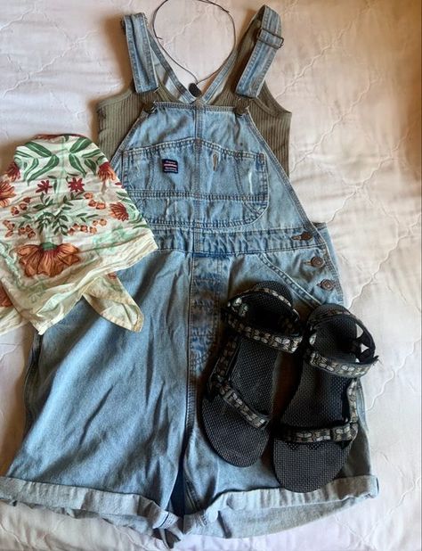 Salted granola Teva outfit #GranolaGoddessSummerStyle #BohoBreeze2067 Clean Granola Outfit, Socal Outfit Aesthetic, North Carolina Aesthetic Outfits, Granola Festival Outfit, Granola Jeans Outfit, 70s Granola Aesthetic, Cottagecore Granola Aesthetic, Granola Girl Overalls Outfit, Granola Accessories