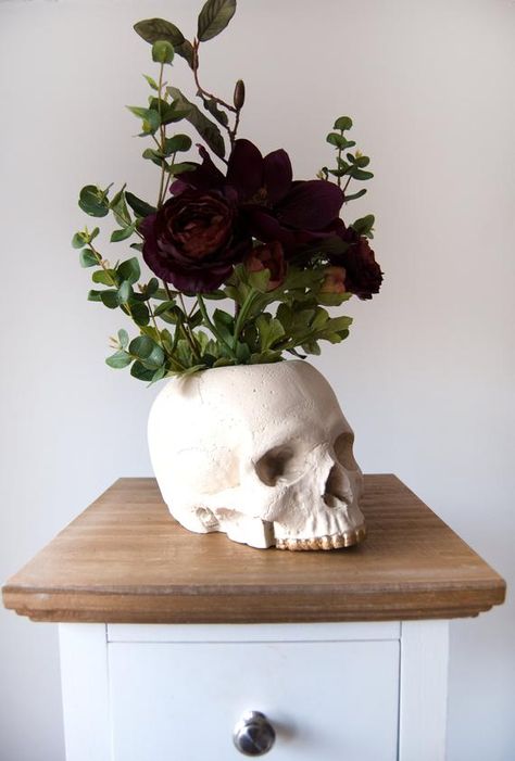 Skull Vase, Skull Pot, Skull Planter, Cottagecore Home, Gothic Garden, Goth Decor, Skull Decor, Flower Skull, Household Decor