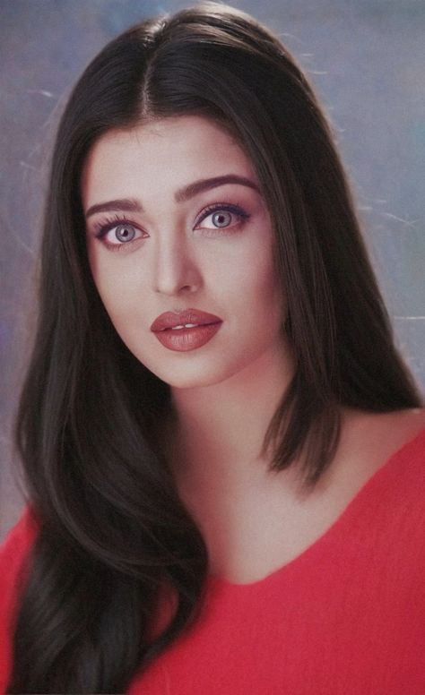 Aishwarya Rai Old Photos, Aishwarya In 90s, Beautiful Women's Faces 90s, Aishwarya Rai Now, Bollywood Actor Women, 90s Actresses Aesthetic, Bollywood 90s Aesthetic, Aishwarya Rai Hair, Aishwarya Rai Aesthetic