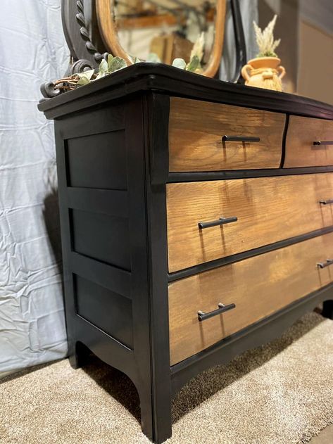 Two Tone Furniture, Painted Nightstand, Furniture Flipping Business, Black Dresser, Revamp Furniture, Refinishing Furniture Diy, Diy Home Furniture, Furniture Renovation, Painting Furniture Diy