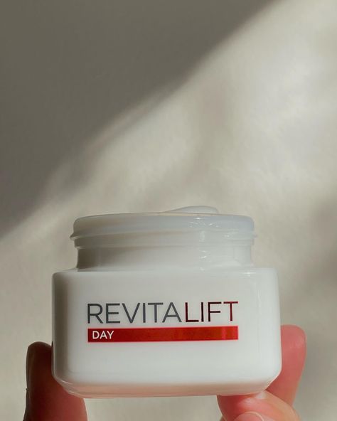 Olay Loreal Revitalift, Circular Motion, Day Cream, The Cream, My Skin, The Signs, Skin Elasticity, Retinol, Anti Wrinkle