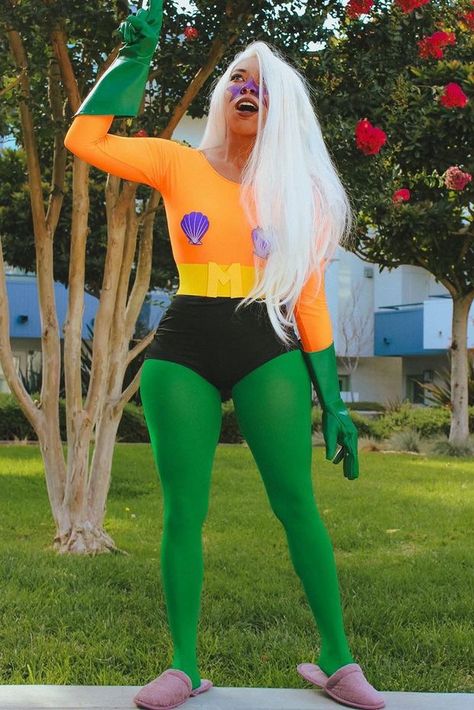 Spongebob Couples Costume, Mermaid Man Costume, Spongebob Outfit, Kiera Please, Spongebob Costume, Creative Halloween Costume Ideas, Mermaid Man, Spongebob Party, Spongebob Birthday