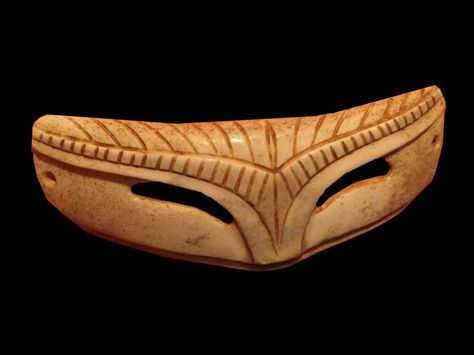 Yupik snow goggles from the Bering Sea Region. Ex-Kirchner Collection. Inuit Snow Goggles, Yupik Art, Inuit Jewelry, Cape Dorset, Bering Sea, Primitive Survival, Inuit Art, His Dark Materials, Prehistoric Art