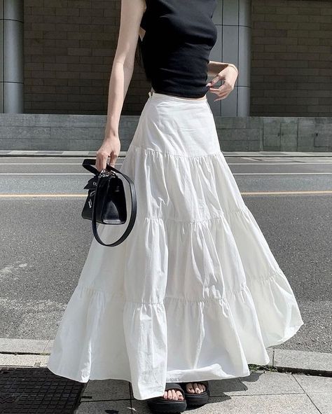 Fairy Skirts, White Skirt Outfits, Mix Match Outfits, Aesthetic Captions, Long Skirt Outfits, Summer Fits, Modest Fashion Outfits, White Skirt, 가을 패션